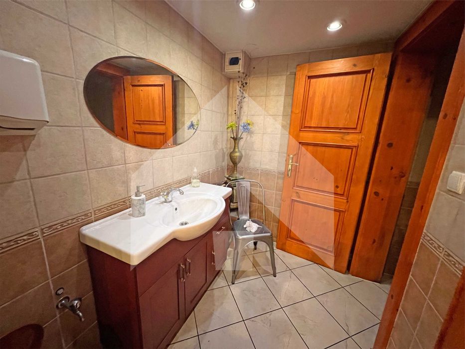 Дава се под наем Заведение в Шумен, Център - 150 кв.м за 1529.49 € - Снимка #7