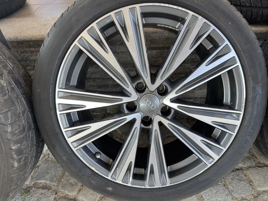 Оригинални джанти Audi 20 цола + летни гуми Pirelli