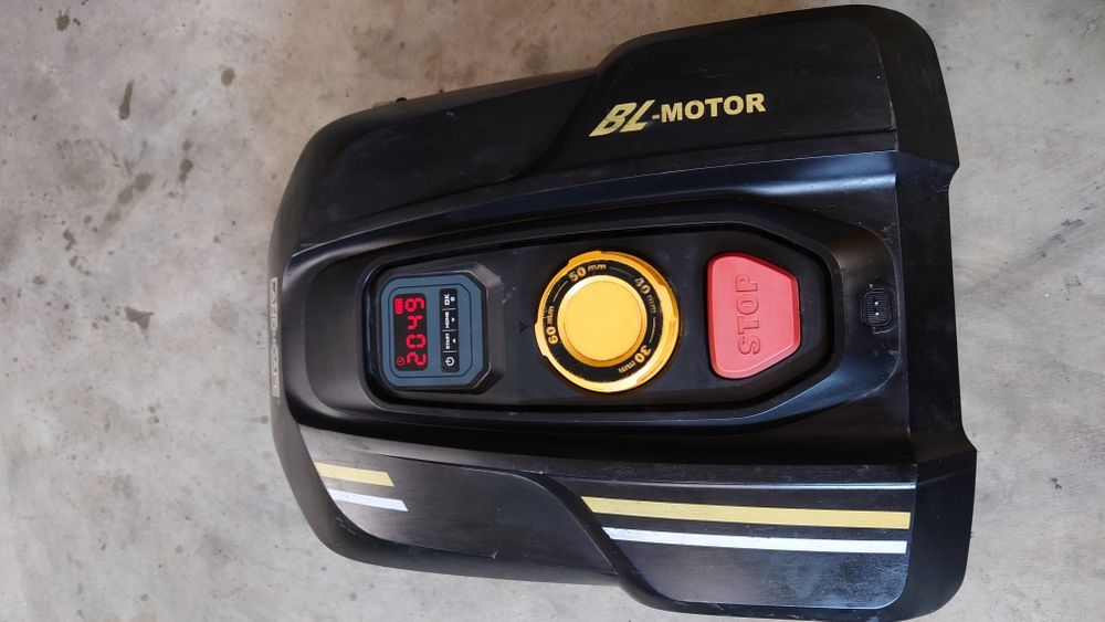 Косачка робот ..