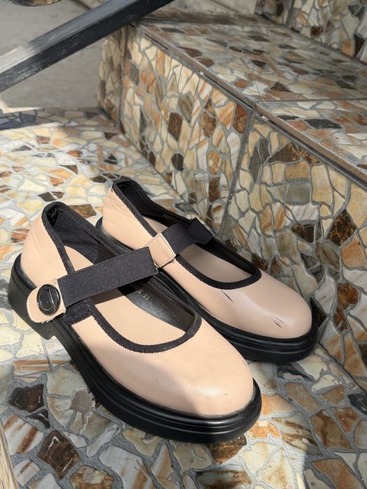 Продам женскую обувь