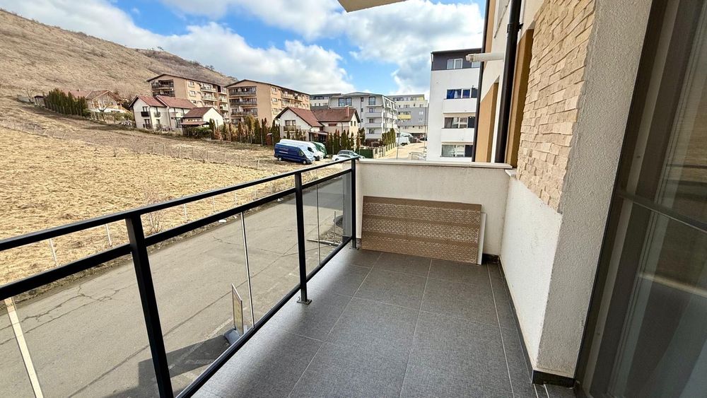 PF vând apartament 3 camere, 2 băi, 72 mp utili, 2 balcoane, Zona Stejarului