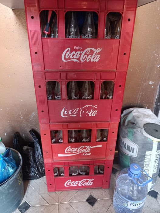 Кока кола ящики с бутилками