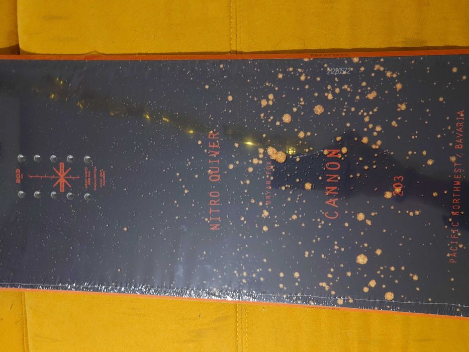 Nitro Quiver Cannon Snowboard 203, 2022 ––– Noua, in tipla