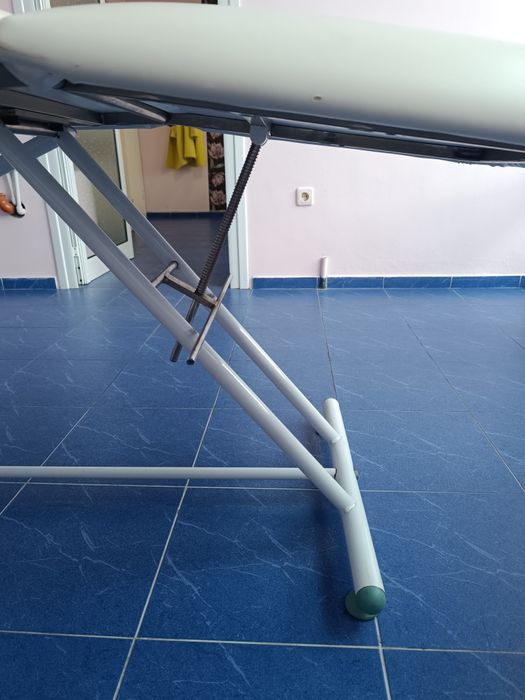 **Масажна кушетка **