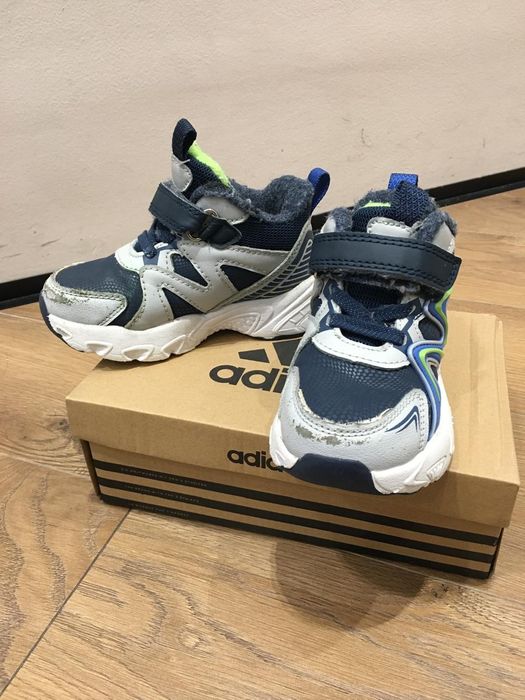 Кроссовки утепленые 26 размер