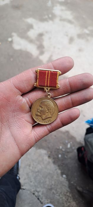 Soat va medal sotiladi