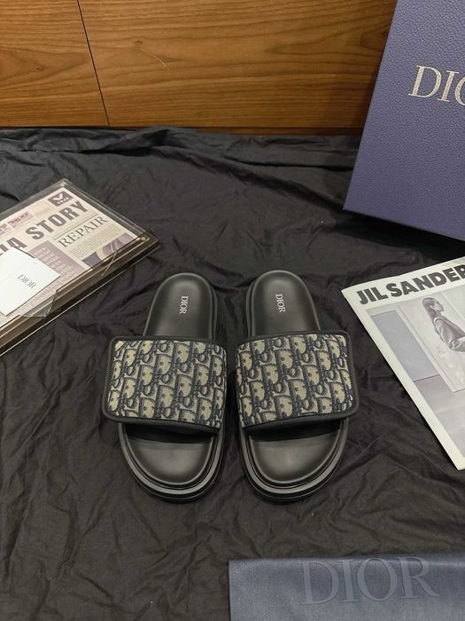 Papuci / Slapi Dior Calitate Premium