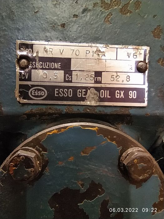 Редуктор продам два штуки