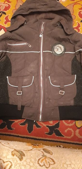 Продам осении куртки