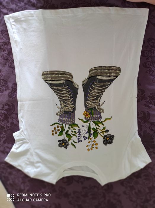 Продавам Тениски