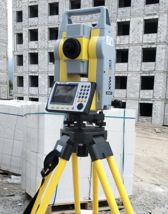 Геодезия, Геодезист.