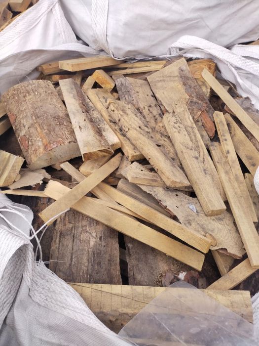 Дрова в мешках биг-бэг