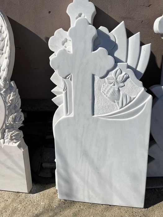 Execut monumente funerare