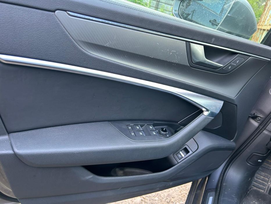 Față de ușă interior stânga față Audi A6 4K C8