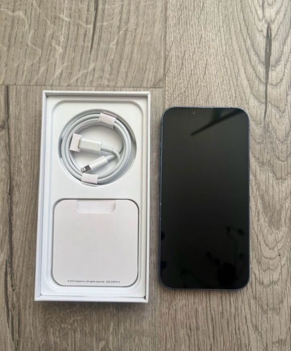 iPhone 13 128Gb с гарантией