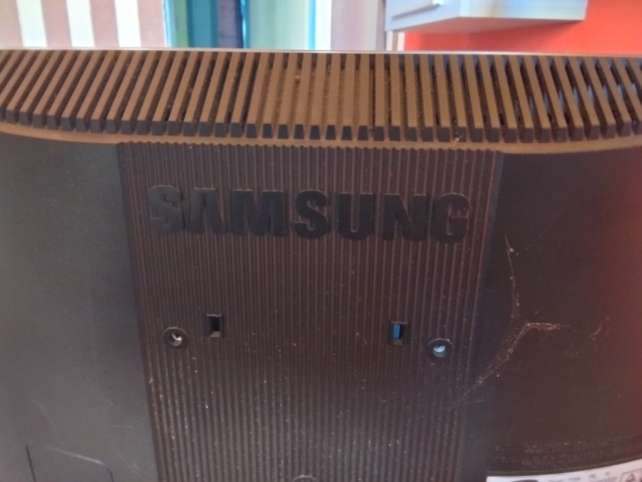 оригинален 17 инчов монитор Самсунг-перфектен