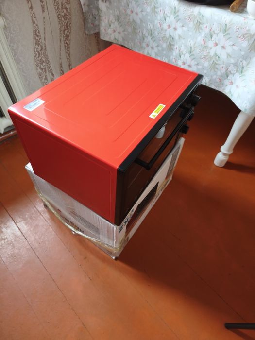 Духовка в отличном состоянии .