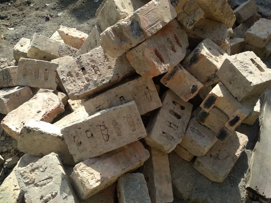 Кирпич продается