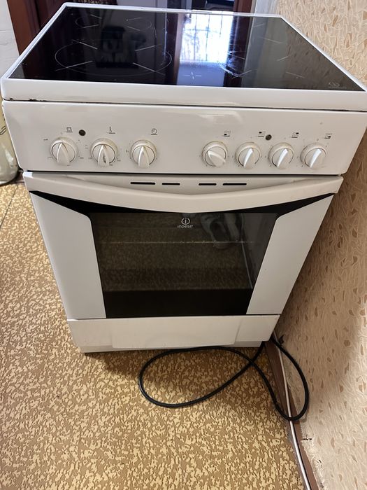 Плита стеклокерамика Indesit