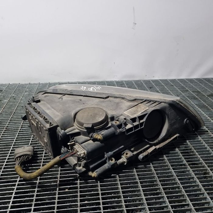 Far Stanga Volkswagen Touareg 7L 2003 - 2006 SUV 4 Usi (1460) Xenon