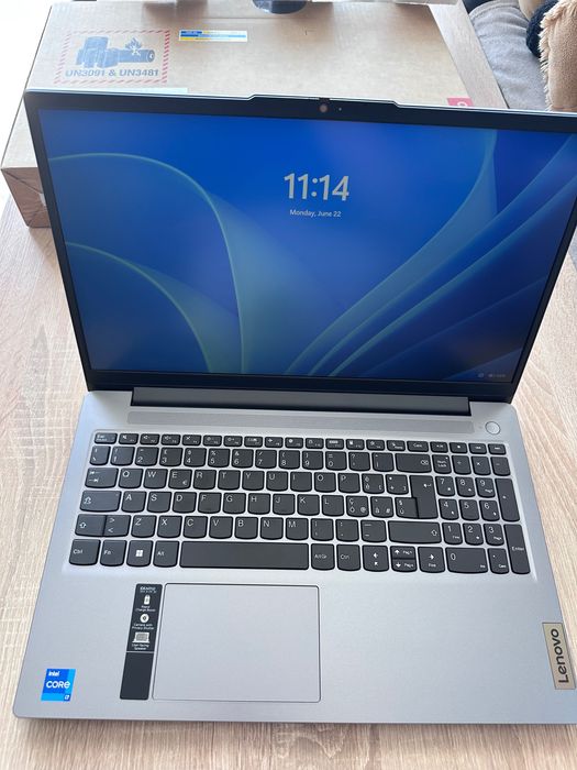 De vânzare Lenovo IdeaPad Slim 3