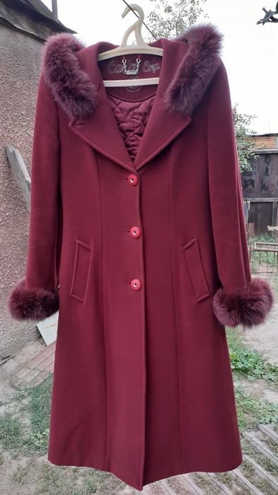 Продам пальто женское