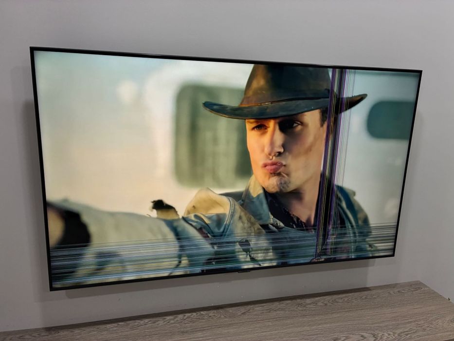 Samsung диагональ 55 дюймов, с трещиной