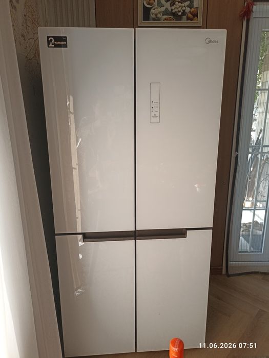 Продается холодильник Midea