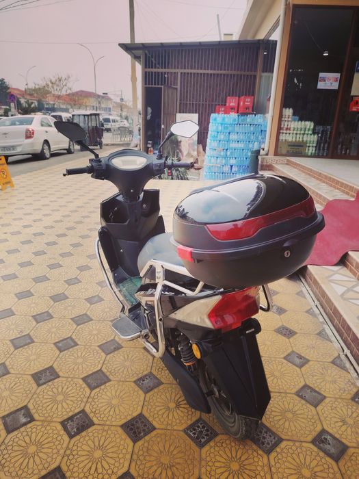 Elektr Skuter  tezlik bilan sotiladi