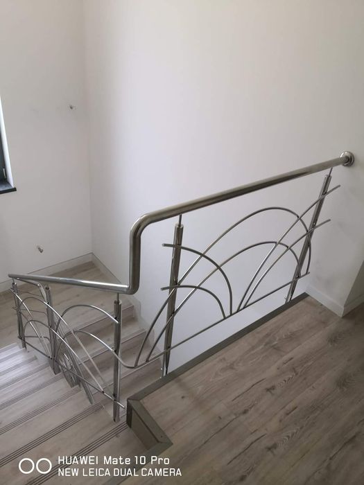 Porți, garfuri,balustrade,copertine din inox și fier