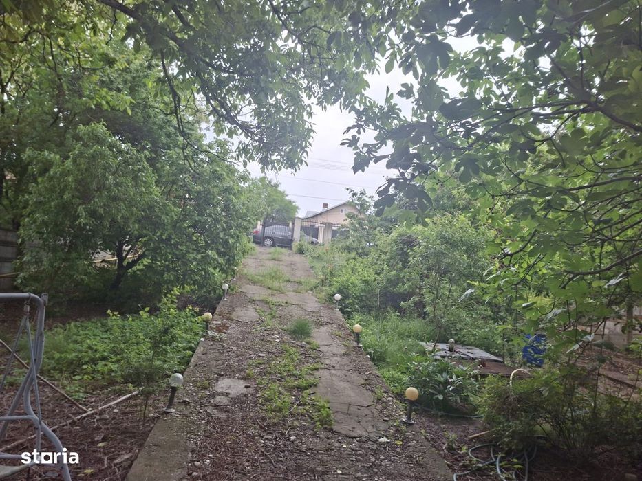 Bucov, 2 imobile de vanzare
