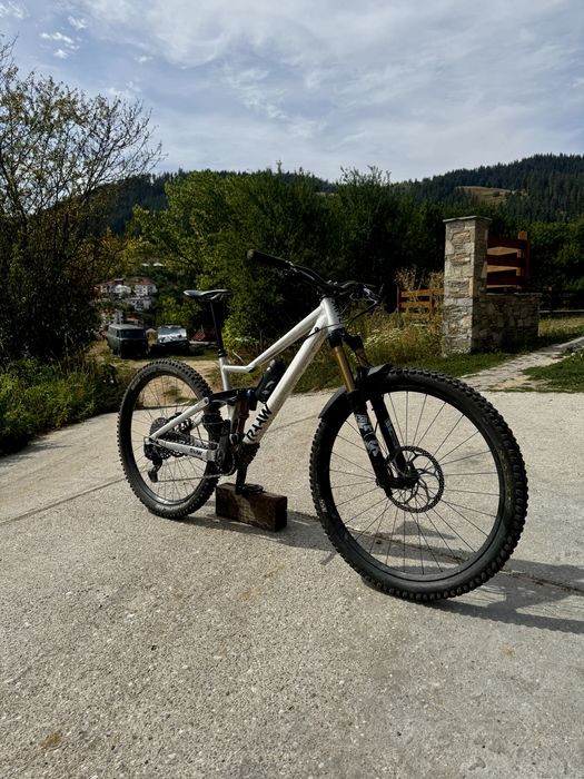 RAAW Madonna V1 M enduro