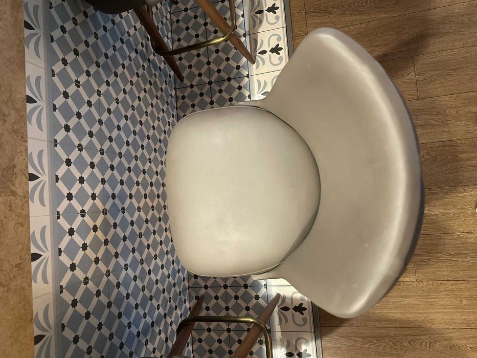 Бар стол за заведение