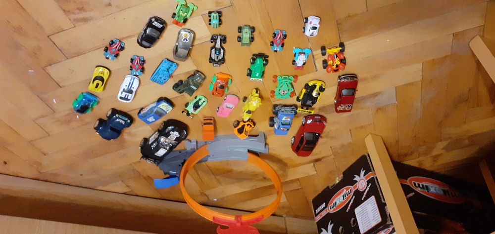 Писта Hot whees и колички хххххххх