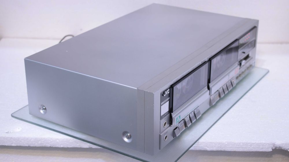 Dubludeck  Jvc KD-W110.