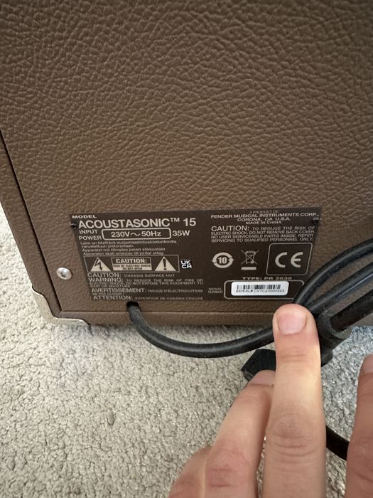 Boxa / aplificator Fender Acoustasonic 15( nu marshall)