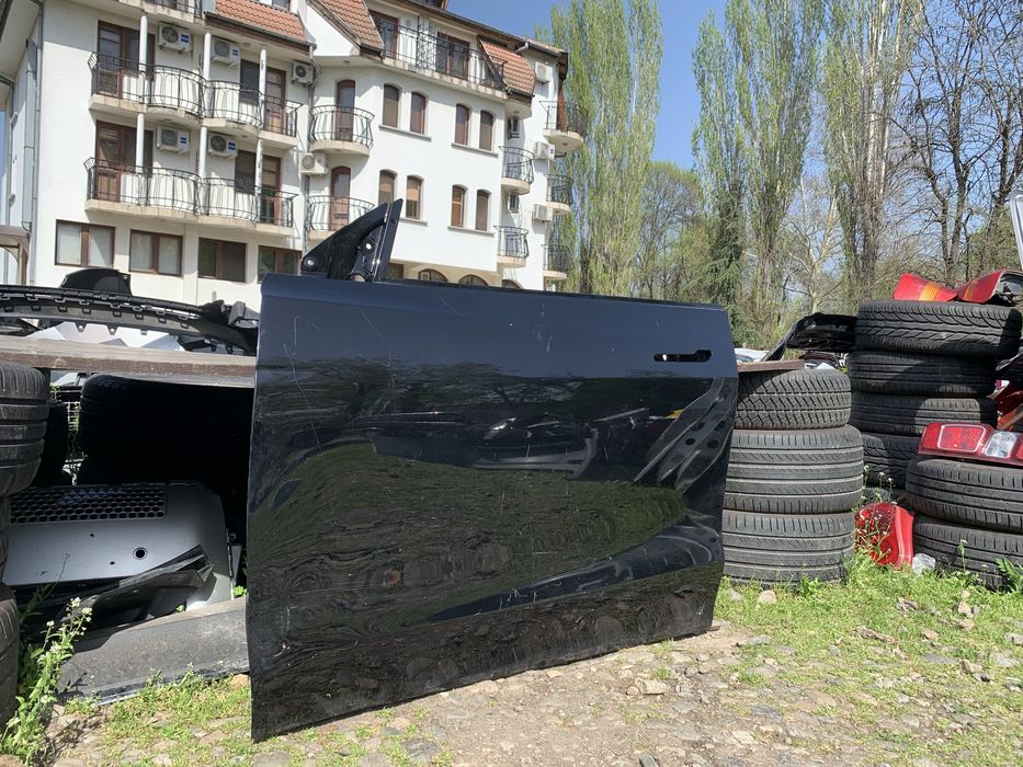 Врата Tesla Model Y