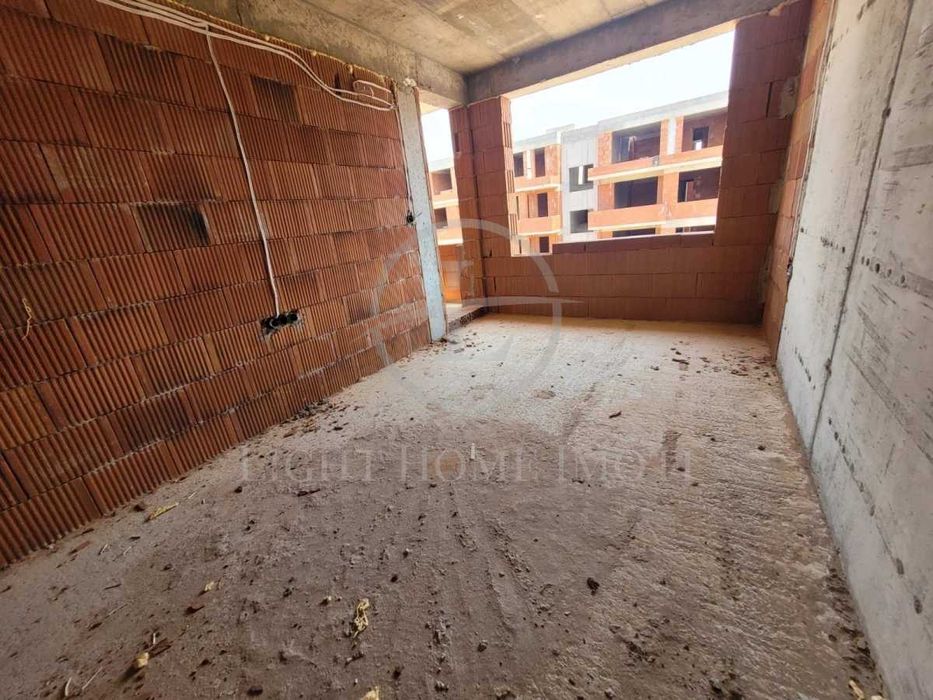 Продава се Двустаен апартамент в Пловдив, Остромила - 52 кв.м за 1520 €/кв.м - Снимка #4