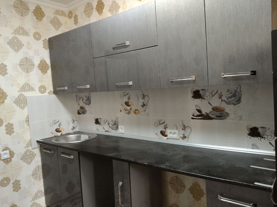 Жиззах шахар.
3/1микра район. 
Уй пишик гиштдан.
Сув свет газ бор.
Уй