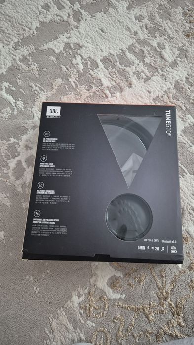 Наушники JBL хороший