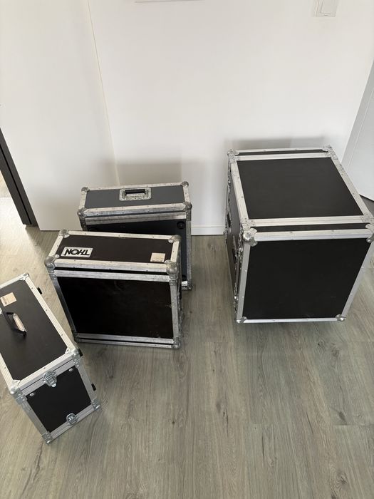 Vand 3 x rack flight case si priza de rack