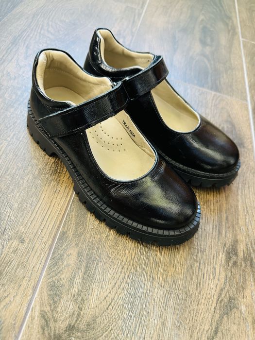Туфли для девочки. Кожаные туфли. Школьные туфли