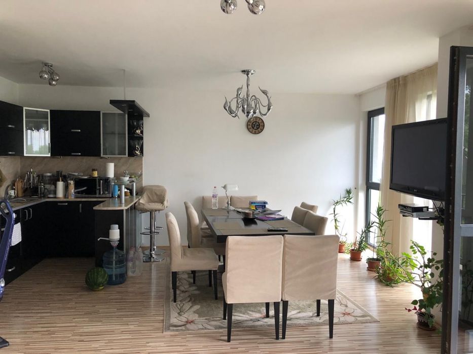 Дава се под наем Четиристаен апартамент в Варна, м-т Траката - 150 кв.м за 900 € - Снимка #4