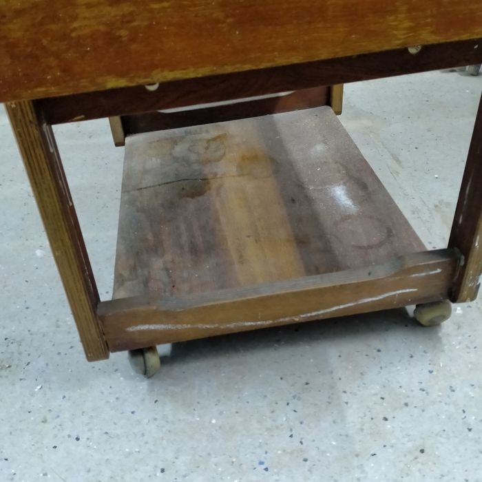 Журнальный столик для дачи