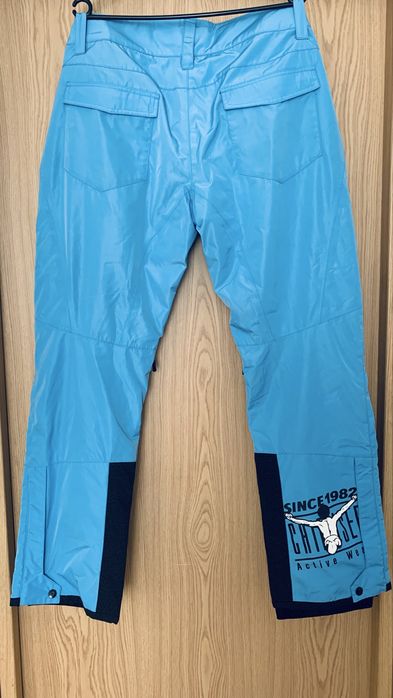 Pantaloni de schi noi cu eticheta