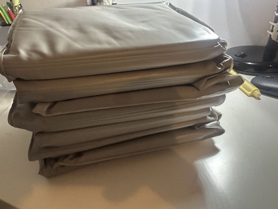 Cadă pliabila pentru copii, dimensiuni aproximative 80×45×25 cm.
