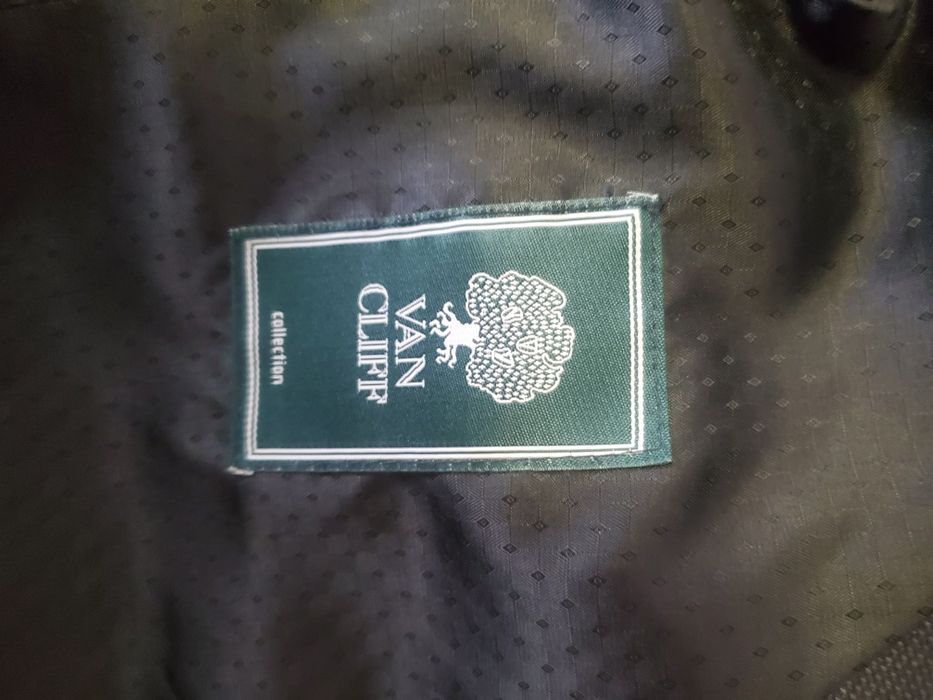 Продам костюм Van Cliff