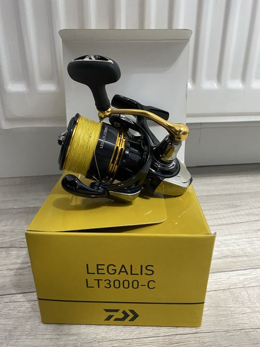 Combo mulinetă Daiwa Legalis Lt3000-C, lansetă Azaki Spin 7'0+articole
