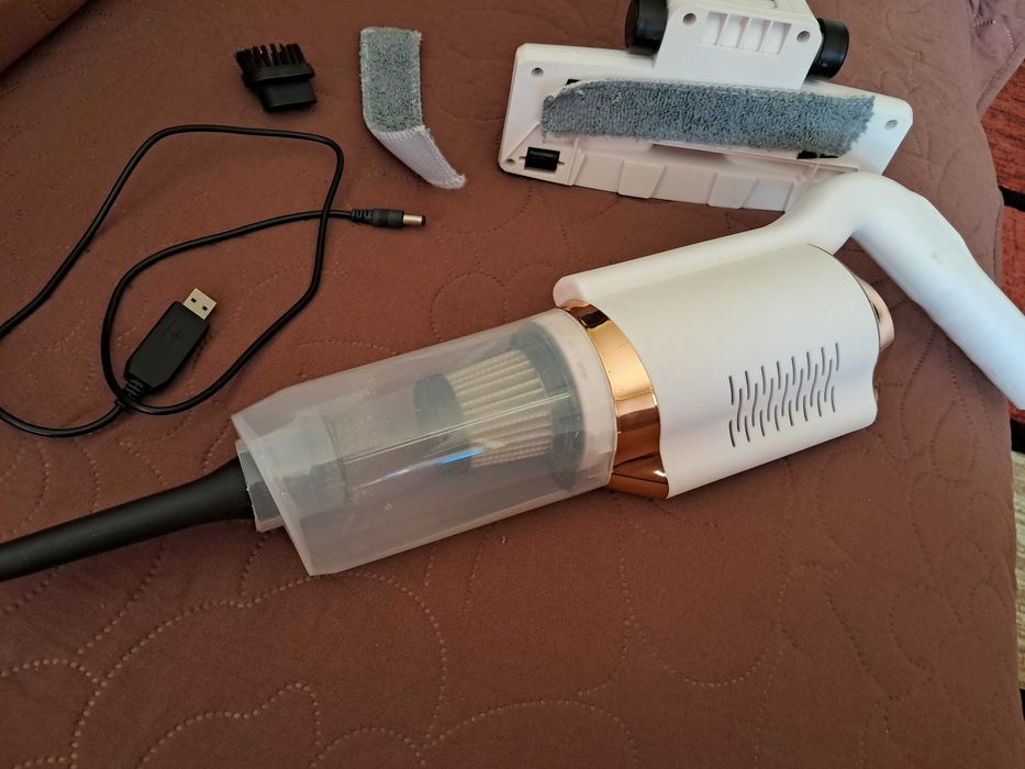 Vand aspirator de mana wireless vacuum cleaner
