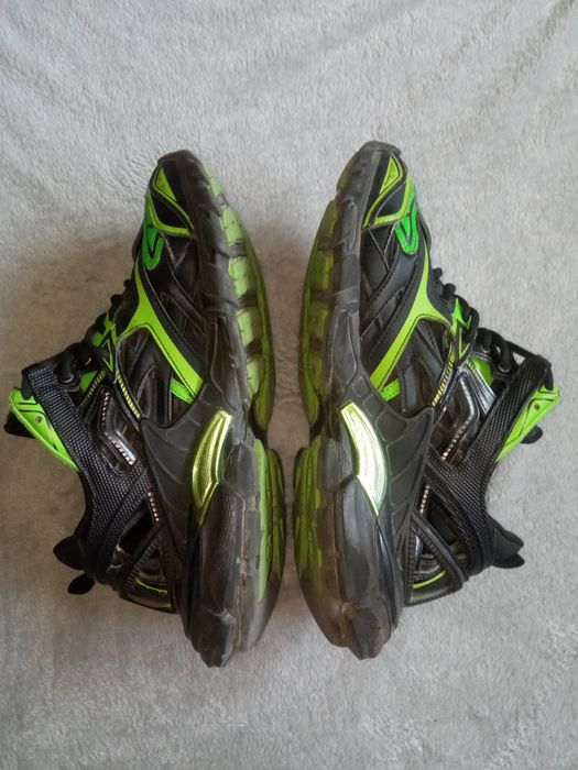 Продам Balenciaga track 2